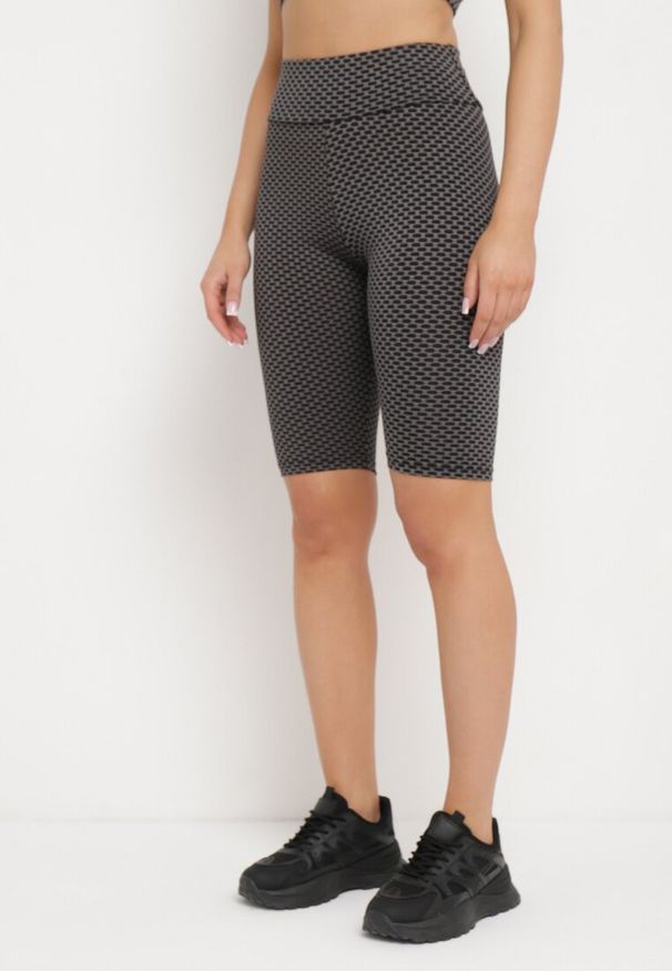 Born2be - Ciemnoszare Szorty Kolarki z Efektem Push-Up Briala. Kolor: szary. Styl: sportowy, elegancki