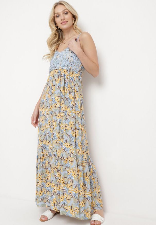 Born2be - Jasnoniebieska Wiskozowa Sukienka Maxi na Ramiączkach Rozkloszowana Nolwessa. Kolor: niebieski. Materiał: wiskoza. Długość rękawa: na ramiączkach. Styl: elegancki. Długość: maxi