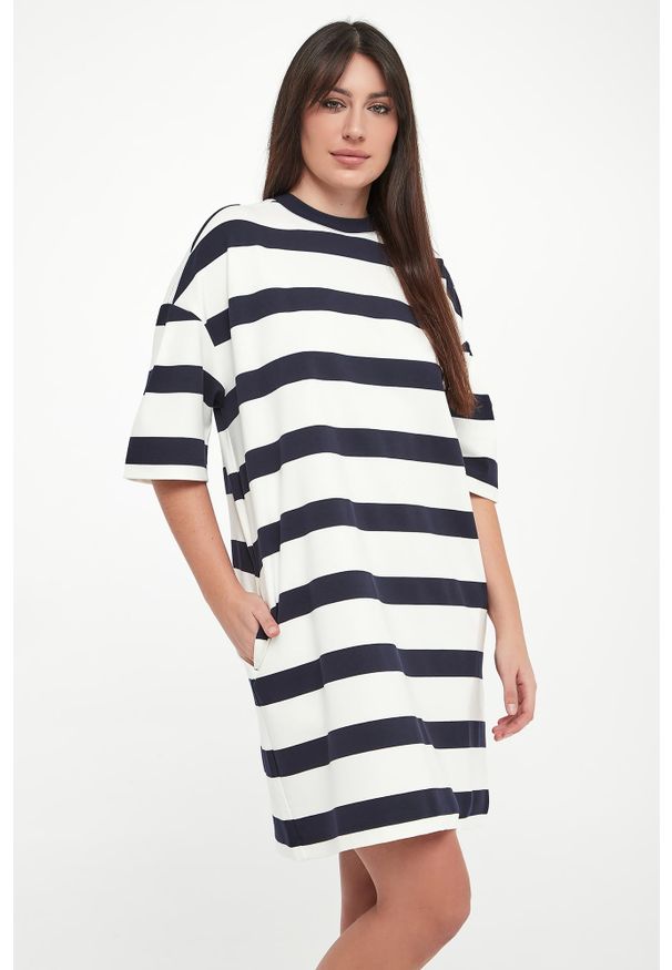 Sukienka mini Mela MM. Długość: mini