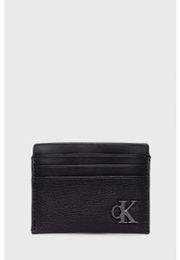Calvin Klein Jeans Etui na karty damski kolor czarny. Kolor: czarny. Materiał: włókno, materiał. Wzór: gładki #1