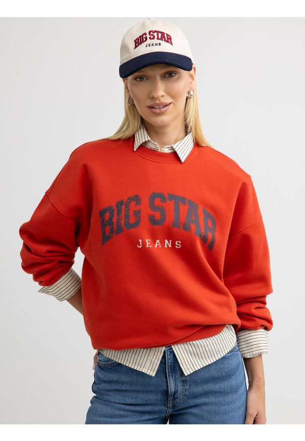 Big-Star - Bluza damska z logo BIG STAR czerwona Rubekana 704. Okazja: na uczelnię. Kolor: pomarańczowy. Materiał: jeans, dzianina, dresówka. Styl: klasyczny, retro