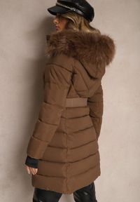 Renee - Brązowa Pikowana Kurtka Zdobiona Elastycznym Paskiem i Dwustronnym Suwakiem Innarelle. Kolor: brązowy. Materiał: jeans, materiał. Wzór: aplikacja. Styl: elegancki #3
