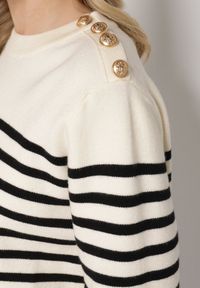 Born2be - Czarno-Kremowy Sweter z Wiskozą w Paski z Guzikami Lillenia. Okazja: na co dzień. Kolor: czarny. Materiał: wiskoza. Wzór: paski. Styl: casual, elegancki #2