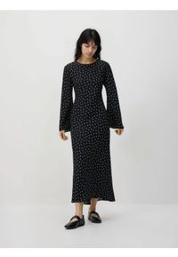 Reserved - Sukienka maxi w groszki - czarny. Kolor: czarny. Materiał: tkanina. Wzór: grochy. Typ sukienki: proste. Długość: maxi #1