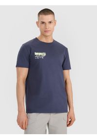 4f - 4F T-shirt regular z nadrukiem męski - szary M. Okazja: na co dzień. Kolor: szary. Materiał: bawełna, jersey, materiał. Długość rękawa: krótki rękaw. Długość: krótkie. Wzór: nadruk. Styl: sportowy, casual, elegancki, klasyczny