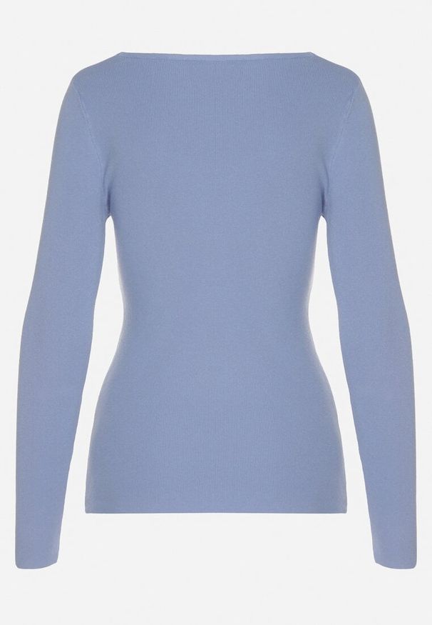 Born2be - Niebieski Dopasowany Sweter z Nieregularnym Dekoltem w Serek Fenarela. Okazja: na co dzień, do pracy, na spotkanie biznesowe. Typ kołnierza: dekolt w serek. Kolor: niebieski. Materiał: jeans. Styl: biznesowy, casual