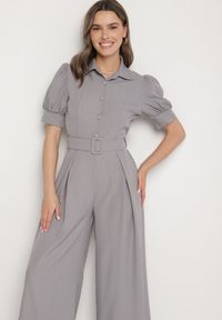Born2be - Szary Taliowany Kombinezon z Ozdobną Klamrą Filateia. Kolor: szary. Styl: elegancki #5