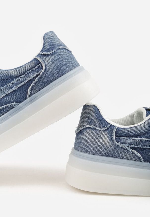 Born2be - Granatowe Sneakersy na Grubej Podeszwie Ozdobione Denimem Eriphithea. Okazja: na co dzień. Kolor: niebieski. Materiał: denim. Wzór: aplikacja