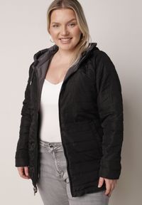 Born2be - Szaro-Czarna Przejściowa Kurtka Dwustronna o Kroju Parki z Pikowaniem Wewnątrz Zidelle. Typ kołnierza: kaptur. Kolor: szary. Materiał: jeans, poliester. Styl: sportowy #7