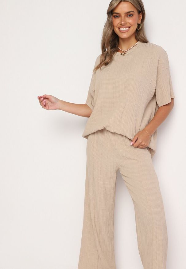 Born2be - Beżowy Komplet Oversize z Bluzką i Długimi Spodniami z Gumką w Pasie Urinivia. Kolor: beżowy