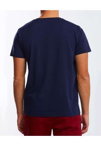 GANT - Granatowy t-shirt z motywem Archive Shield. Kolor: niebieski. Materiał: bawełna. Wzór: nadruk #3