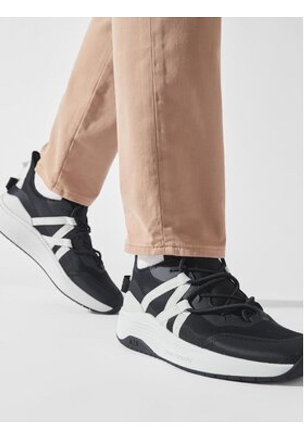 Armani Exchange Sneakersy XUX187 XV774 00002 Czarny. Kolor: czarny. Materiał: materiał