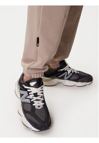On Spodnie dresowe Club Pants 1ME1004 Beżowy Relaxed Fit. Kolor: beżowy. Materiał: bawełna #3