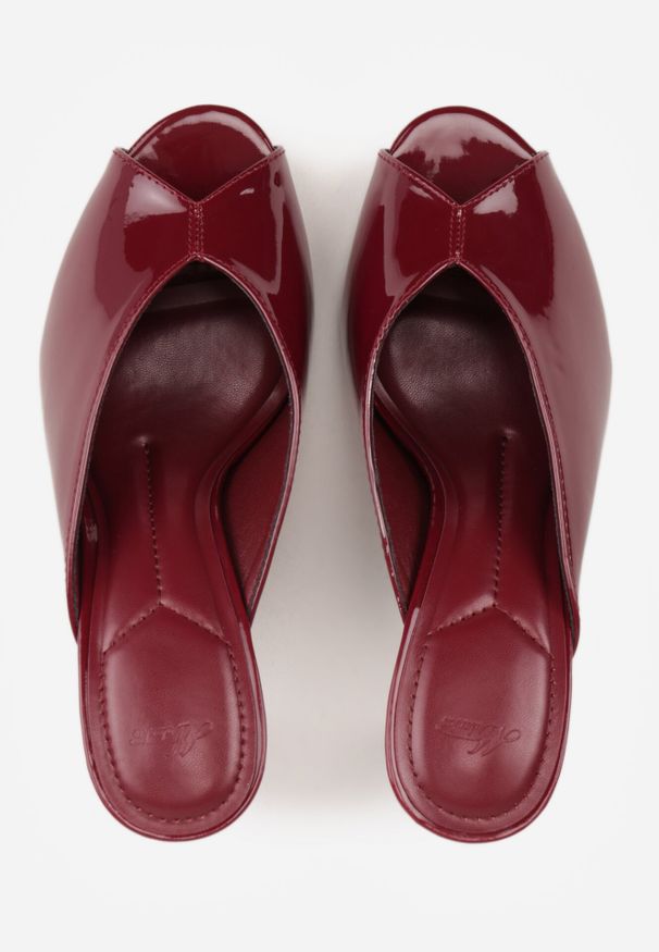 Born2be - Bordowe Lakierowane Klapki na Szpilce z Odkrytym Noskiem Lilyera. Okazja: na co dzień, do pracy. Kolor: czerwony. Materiał: lakier. Obcas: na szpilce. Styl: casual, elegancki