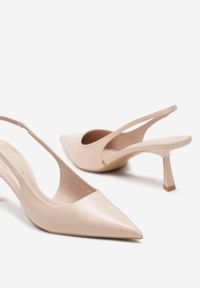 Born2be - Beżowe Wsuwane Sandały na Obcasie Kaczuszka z Odkrytą Piętą i Noskiem w Szpic Novigradia. Okazja: na co dzień, do pracy. Zapięcie: bez zapięcia. Kolor: beżowy. Obcas: na obcasie. Styl: casual, elegancki. Wysokość obcasa: średni #6