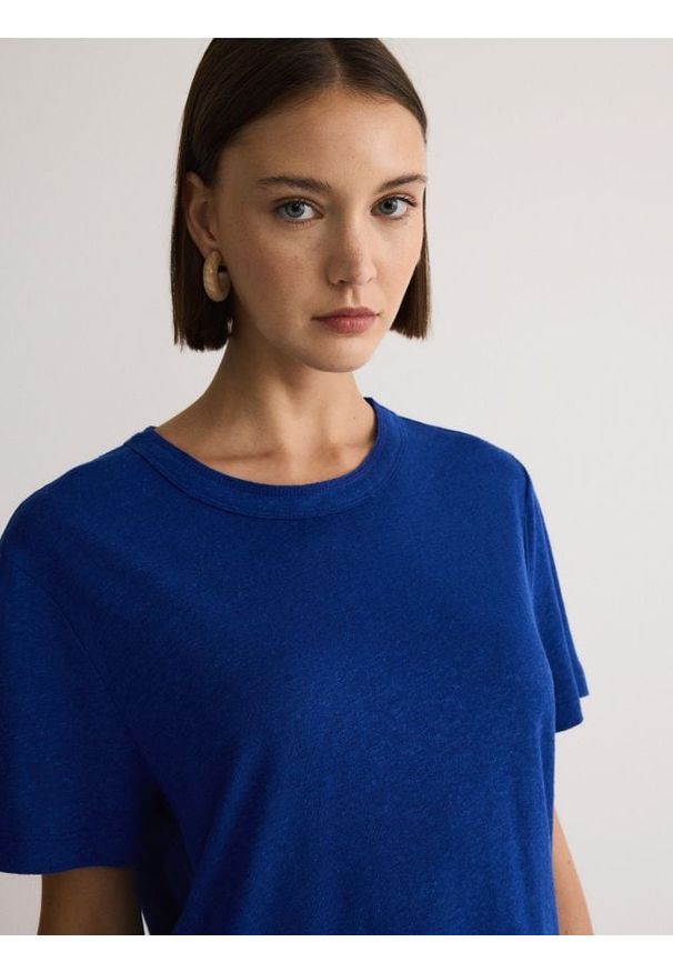 Reserved - T-shirt z wiskozą i lnem - niebieski. Kolor: niebieski. Materiał: len, wiskoza