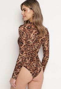 Born2be - Brązowe Body z Długim Rękawem w Abstrakcyjny Kwiatowy Wzór Estevia. Kolor: brązowy. Materiał: dzianina. Długość rękawa: długi rękaw. Długość: długie. Wzór: kwiaty