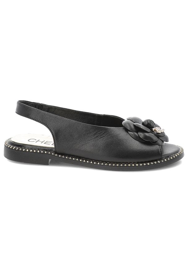 CheBello - Czarne Sandały Chebello Modne Obuwie Damskie. Okazja: na co dzień. Kolor: czarny. Materiał: skóra. Wzór: kwiaty, aplikacja. Obcas: na obcasie. Styl: elegancki, casual, klasyczny. Wysokość obcasa: niski