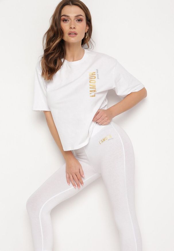 Born2be - Biały 2-Częściowy Komplet Bawełniany Luźna Koszulka i Legginsy 3/4 z Nadrukiem Letkersa. Kolor: biały. Materiał: bawełna. Wzór: nadruk