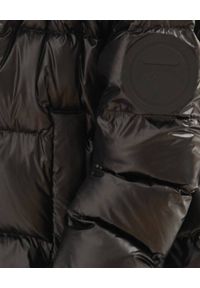MMC STUDIO - Pikowana kurtka z logo Jesso. Typ kołnierza: kaptur. Kolor: czarny. Materiał: tkanina, jeans, puch. Wzór: aplikacja. Sezon: zima