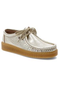 Złote Półbuty Hee Modne Buty Damskie. Okazja: na co dzień. Zapięcie: sznurówki. Kolor: złoty. Materiał: jeans, skóra. Styl: casual, klasyczny, elegancki