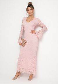 Born2be - Ciemnoróżowa Koronkowa Sukienka o Dopasowanym Kroju z Szerokim Dołem Annadira. Kolor: różowy. Materiał: koronka. Typ sukienki: proste #1