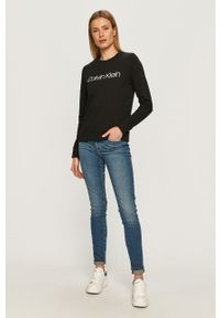 Calvin Klein - Bluza bawełniana K20K202157. Okazja: na co dzień. Kolor: czarny. Materiał: bawełna. Długość rękawa: długi rękaw. Długość: długie. Wzór: nadruk. Styl: casual #2