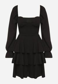 Born2be - Czarna Rozkloszowana Sukienka z Falbankami i Bufiastymi Rękawami Semithara. Okazja: na co dzień. Typ kołnierza: kołnierz z falbankami. Kolor: czarny. Wzór: aplikacja. Styl: elegancki, casual, klasyczny #5