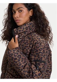 Guess Kurtka zimowa W5BL47 W3702 Brązowy Regular Fit. Kolor: brązowy. Materiał: syntetyk. Sezon: zima #4