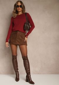 Renee - Bordowy Gładki Sweter w Minimalistycznym Stylu Tevra. Okazja: na co dzień. Kolor: czerwony. Materiał: jeans. Wzór: gładki. Styl: casual, klasyczny