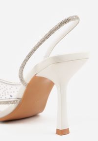 Born2be - Białe Transparentne Szpilki z Odkrytą Piętą Ozdobione Cyrkoniami Krisqirelle. Okazja: na co dzień, na spotkanie biznesowe. Kolor: biały. Wzór: aplikacja. Obcas: na szpilce. Styl: klasyczny, casual, biznesowy, elegancki #3