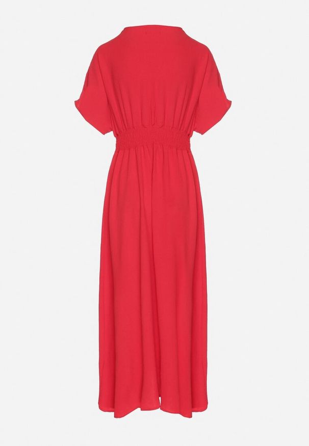 Born2be - Czerwona Rozkloszowana Sukienka z Gumką w Talii i Dekoltem w Serek Iffara. Okazja: na co dzień, na spotkanie biznesowe, do pracy. Typ kołnierza: dekolt w serek. Kolor: czerwony. Styl: biznesowy, casual