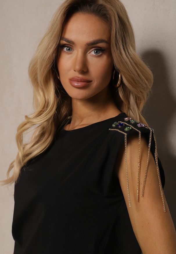 Renee - Czarny Top z Łańcuszkami i Kryształkami na Usztywnionych Ramionach Liefara. Okazja: na co dzień. Kolor: czarny. Styl: casual