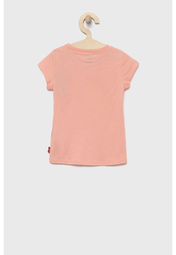 Levi's® - Levi's t-shirt bawełniany dziecięcy kolor różowy. Okazja: na co dzień, na spotkanie biznesowe. Kolor: różowy. Materiał: bawełna. Długość rękawa: krótki rękaw. Długość: krótkie. Wzór: nadruk. Styl: biznesowy, casual