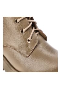 Beżowe Botki Lemar Ocieplane Skórzane Buty Na Obcasie. Okazja: na spacer. Kolor: beżowy. Materiał: skóra. Sezon: jesień. Obcas: na obcasie. Styl: elegancki. Wysokość obcasa: średni #6