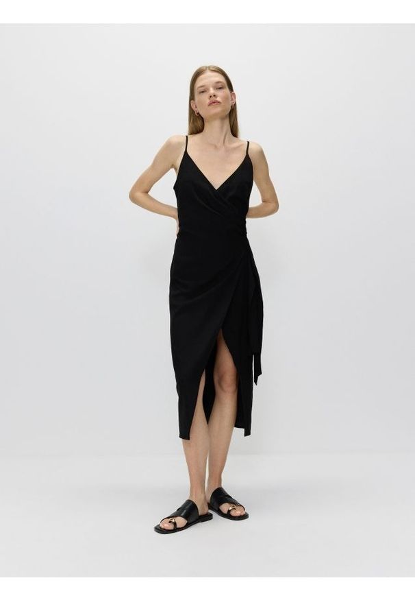 Reserved - Sukienka z wiskozy i lnu - czarny. Kolor: czarny. Materiał: wiskoza, len. Typ sukienki: kopertowe