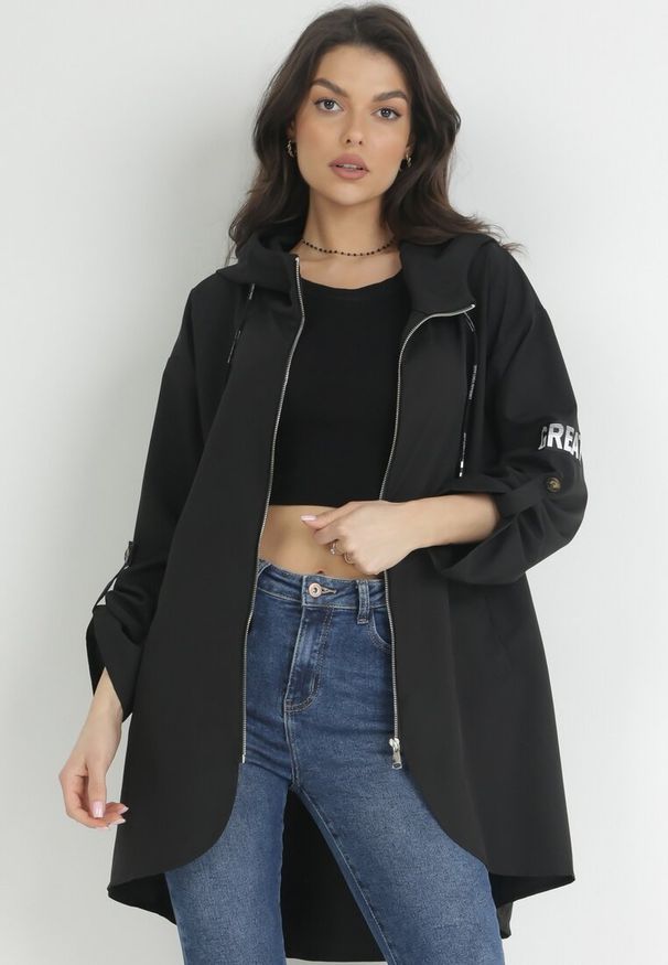 Born2be - Czarna Kurtka Oversize Wiatrówka z Kapturem Lafise. Typ kołnierza: kaptur. Kolor: czarny. Długość rękawa: długi rękaw. Długość: długie