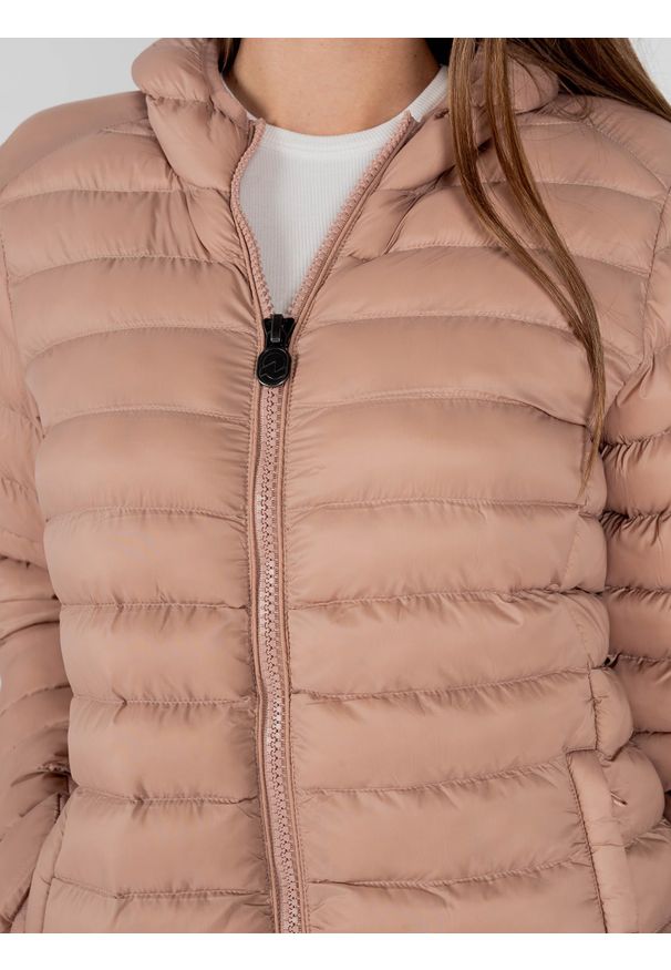 Invicta Kurtka "Down Jacket" | 4431449 | Kobieta | Cielisty, Różowy. Okazja: na co dzień. Typ kołnierza: kaptur. Kolor: różowy. Materiał: poliamid. Wzór: aplikacja. Styl: casual