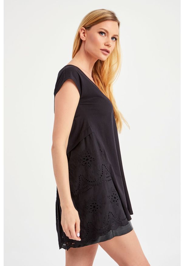 Twinset Milano - Top TWINSET ACTITUDE. Materiał: bawełna, koronka. Długość rękawa: krótki rękaw. Długość: krótkie. Wzór: koronka, gładki