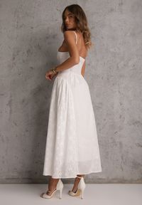 Renee - Biała Bawełniana Sukienka Ażurowa o Rozkloszowanym Fasonie na Ramiączkach Samesi. Okazja: na spacer, na co dzień. Kolor: biały. Materiał: bawełna. Długość rękawa: na ramiączkach. Wzór: ażurowy. Sezon: lato. Styl: casual, elegancki #2