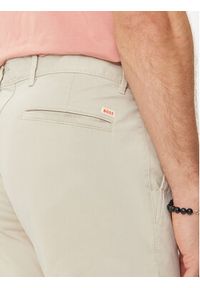BOSS - Boss Chinosy Chino_Slim 50510933 Beżowy Slim Fit. Kolor: beżowy. Materiał: bawełna #5
