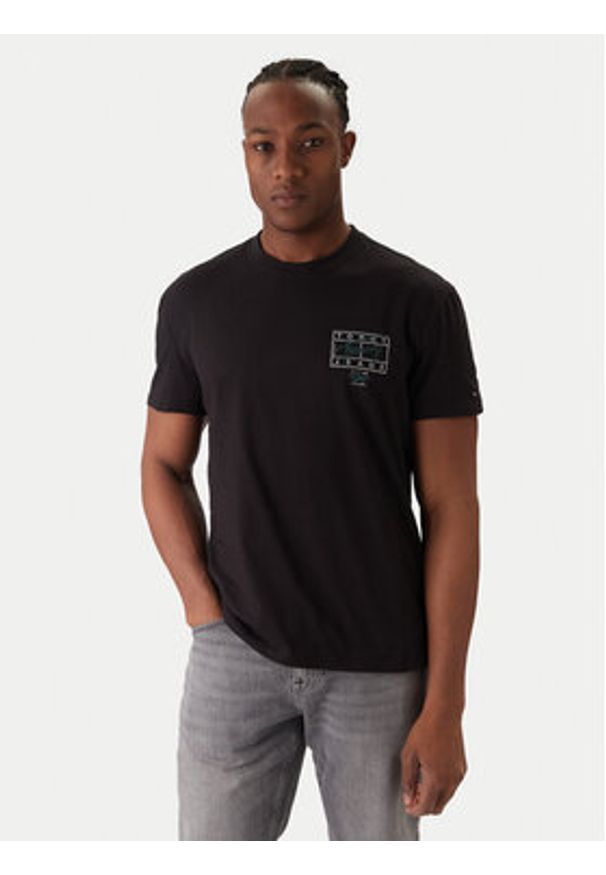 Tommy Jeans T-Shirt Sign Spray DM0DM22319 Czarny Regular Fit. Kolor: czarny. Materiał: bawełna