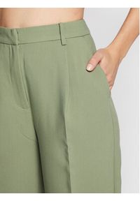 Bruuns Bazaar Spodnie materiałowe Cindy Sus Dagny BBW2393 Zielony Loose Fit. Kolor: zielony. Materiał: materiał, wiskoza #4