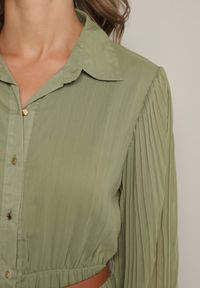 Born2be - Zielona Plisowana Sukienka o Koszulowym Kroju z Dodatkowym Paskiem Mialessa. Okazja: na co dzień. Kolor: zielony. Materiał: materiał. Typ sukienki: koszulowe. Styl: casual, elegancki, klasyczny #4