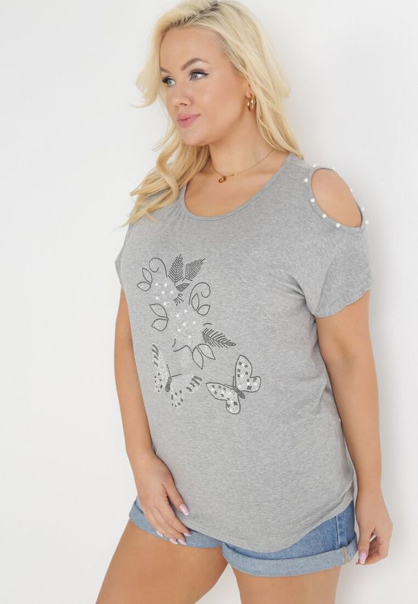 Born2be - Szara Bluzka Oversize z Rękawami Open Shoulder Ozdobiona Cyrkoniami i Perełkami Kesola. Kolor: szary. Wzór: aplikacja