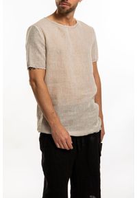 Takeshy Kurosawa T-shirt "Lino" | 83333 | Lino | Mężczyzna | Beżowy. Okazja: na co dzień. Kolor: beżowy. Materiał: bawełna, poliester, len. Wzór: aplikacja. Styl: casual