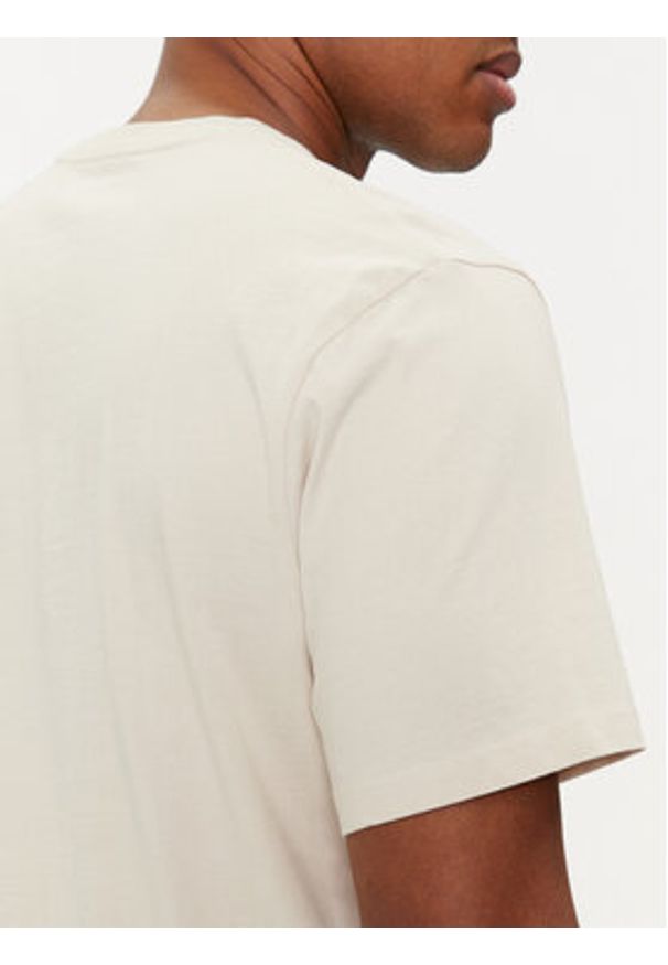 Wrangler T-Shirt Logo 112350523 Écru Regular Fit. Materiał: bawełna