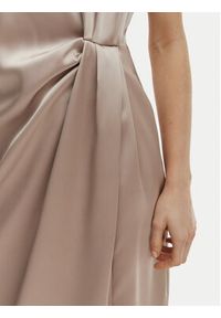 Rinascimento Sukienka koktajlowa CFC0127457003 Beżowy Regular Fit. Kolor: beżowy. Materiał: syntetyk. Styl: wizytowy #3