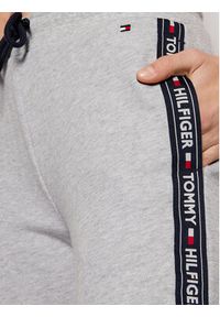 TOMMY HILFIGER - Tommy Hilfiger Spodnie dresowe UW0UW00564 Szary Regular Fit. Kolor: szary. Materiał: bawełna #2