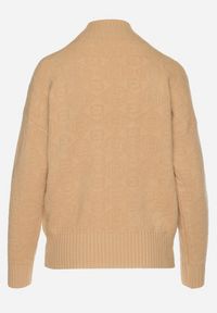 Born2be - Brązowy Sweter Golf z Ozdobnym Tłoczeniem Zakończony Ściągaczem Melodiea. Okazja: na co dzień, na spacer. Typ kołnierza: golf. Kolor: brązowy. Materiał: jeans. Wzór: aplikacja. Sezon: zima, jesień. Styl: klasyczny, casual #5